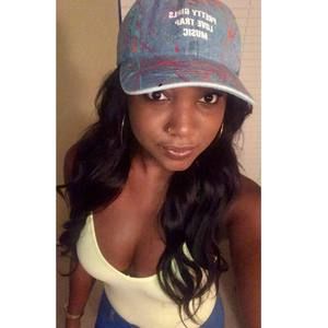 Meet your Posher, Carlotta